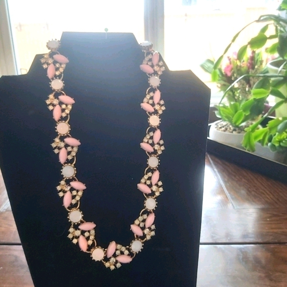 🆕Pretty light Pinkish& blue Necklace/B1